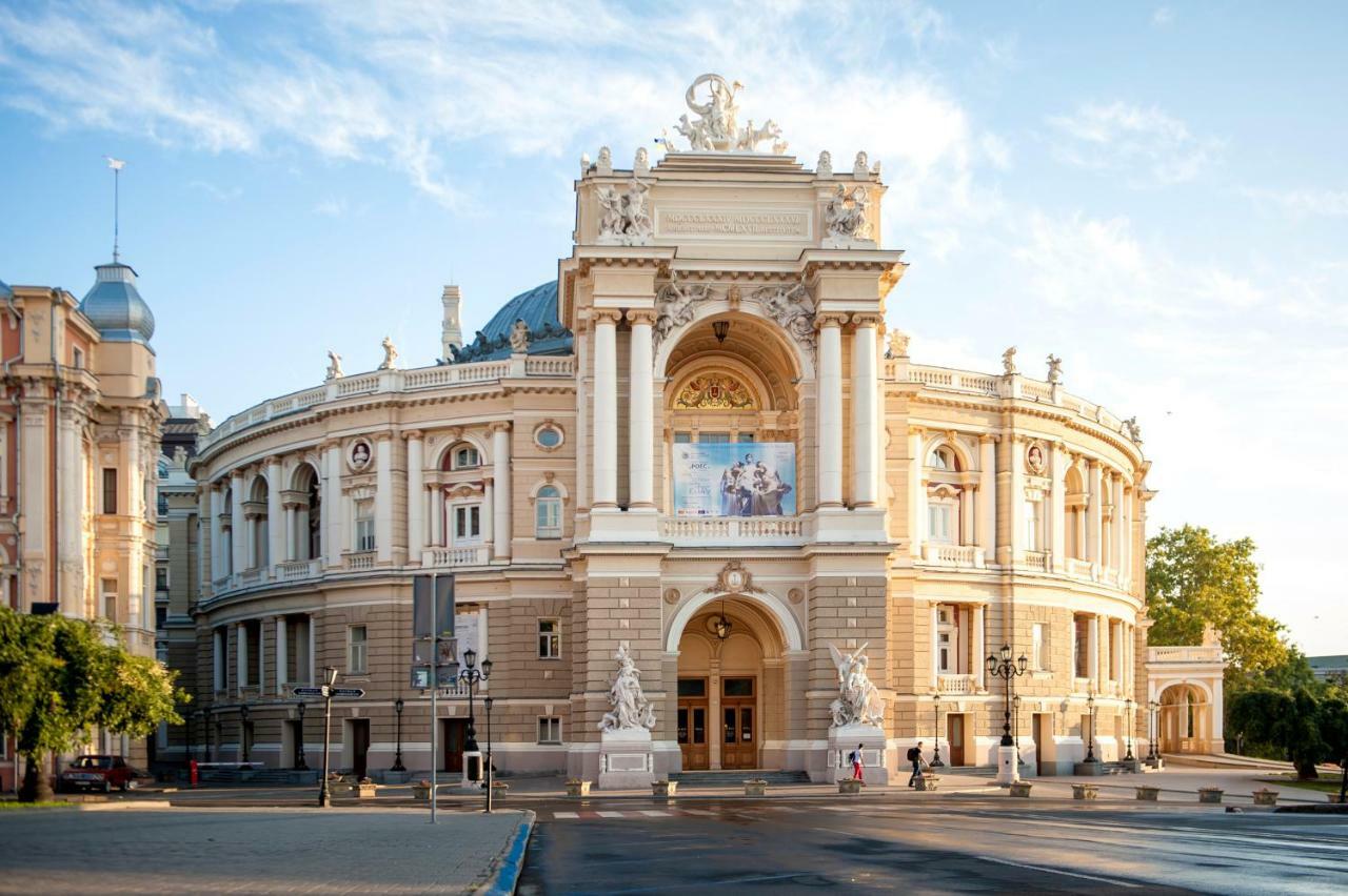 Apartment In Deribasovskaya Street 13 Odessa Exterior foto